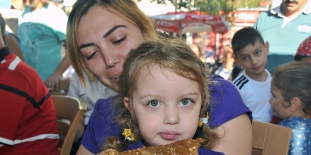 Gümüşhane’de En Güzel Dut Pestili Ve Dut Pekmezi Seçildi