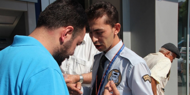 40 bin lirayı güvenlik görevlisi kurtardı