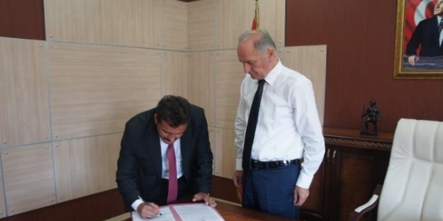 Sakarya İl Milli Eğitim Müdürlüğü İle Darıca Hayvanat Bahçesi Arasında Protokol İmzalandi