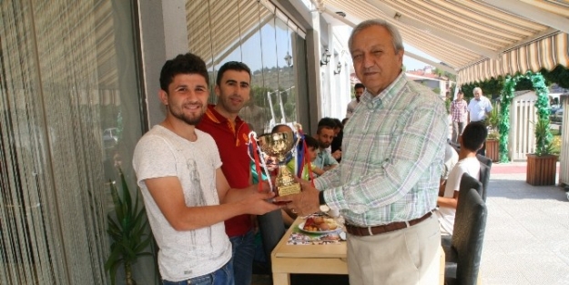 Devrek’te Futbolculara Kahvaltı Ödülü