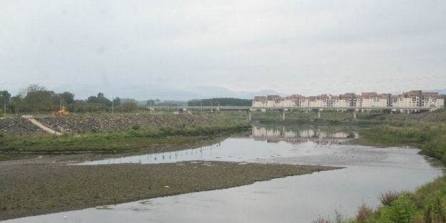 Yeşilırmak’ta Su Seviyesi Azaldı