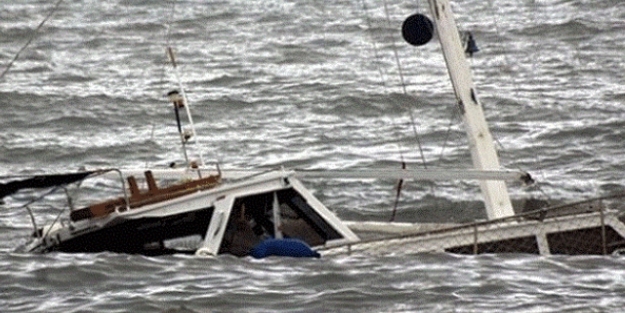 Tekne Battı: 14 Ölü