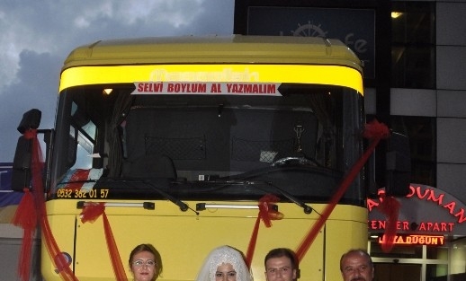 Tır’ı Gelin Arabası Yaptılar