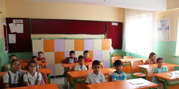 Öğrenciler Ders Başı Yaptı