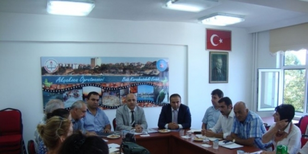 Akçakoca’da Okul Müdürleri Bir Araya Geldi