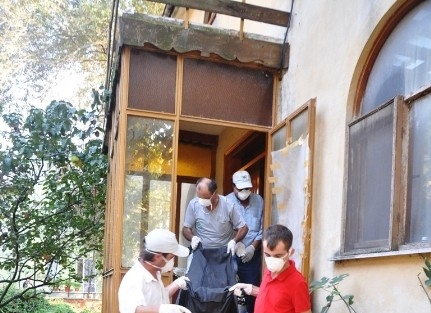 Komşuları Merak Edince Öldüğü Anlaşıldı