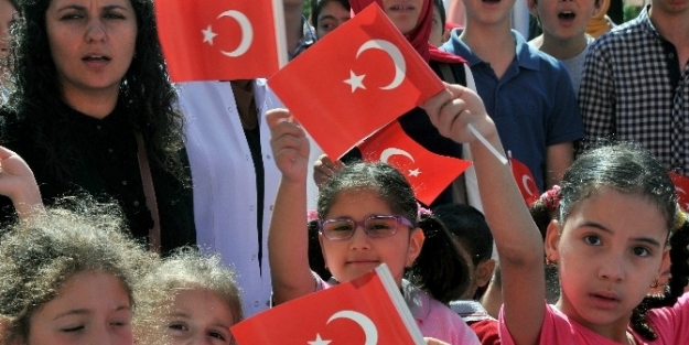 Gümüşhane’de 19 Bin 271 Öğrenci İçin İlk Ders Zili Çaldi