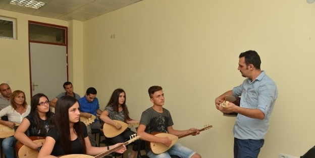 Çiğli’de Sanat Kurslarına Büyük İlgi