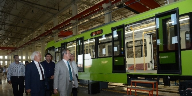 İlk Yerli Vagonlar Raylara İniyor