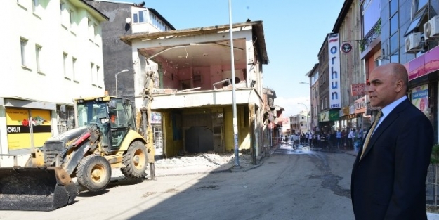 Korkut, İlk Kazmayı Vurdu