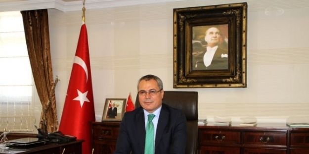 Vali Deniz, 2014-2015 Eğitim Öğretim Yılının Başlaması Dolayısıyla Mesaj Yayınladı