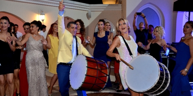 Gülben Ergen'den asistana özel düğün!