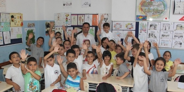 Adana’da Öğrenciler Ders Başı Yaptı