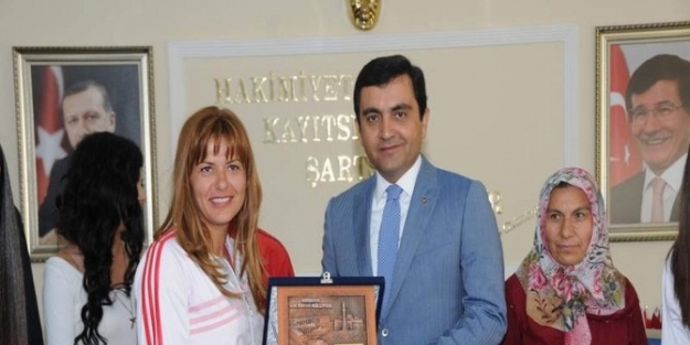 Atletizmde Derece Yapanlara Başkan’dan Ödül