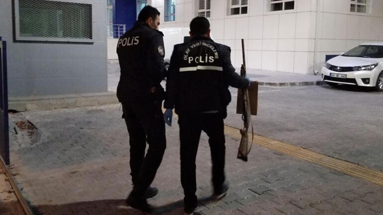 Hareketli gece! Polis merkezi önünde tüfekle ateş edince...