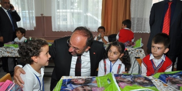 Başkan Üzülmez, Öğrencileri Yalnız Bırakmadı