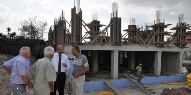 Üzülmez, Çiftlik Camii İnşaatini Gezdi
