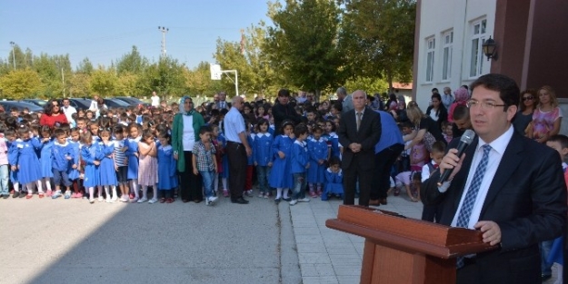 Aksaray’da 83 Bin Öğrenci İçin İlk Ders Zili Çaldi