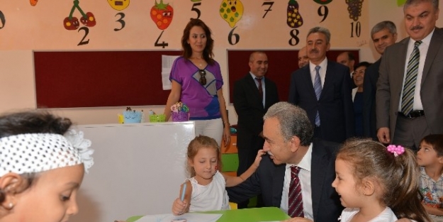 Adana’da 473 Bin 650 Öğrenci Derst Başı Yaptı