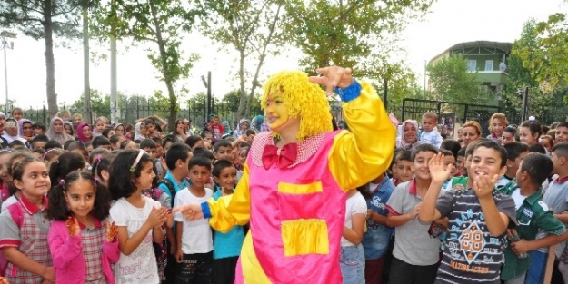 Yeni Eğitim Öğretim Yılına Palyaçolar Eşliğinde Başladılar