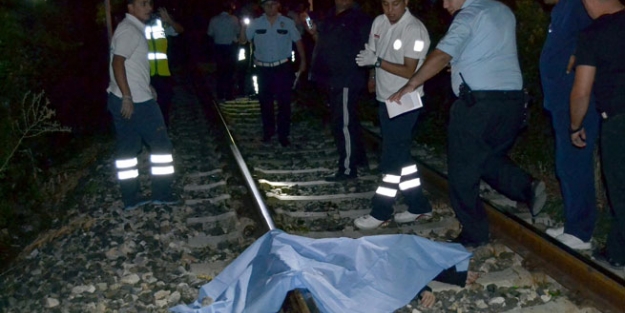 Yaşlı kadın trenin altında kaldı