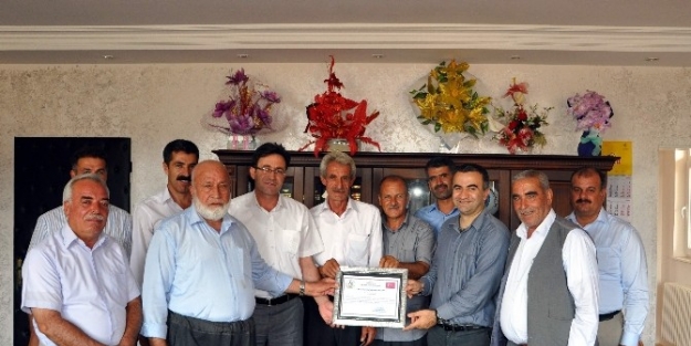 Başkan Korkut’tan Kaymakam Güven’e Fahri Hemşehrilik Beratı
