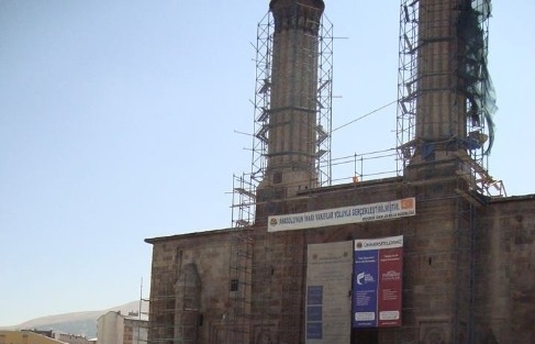 Hafızlık Öğrencileri Erzurum’un Tarihi Ve Turistik Yerlerini Gezdi