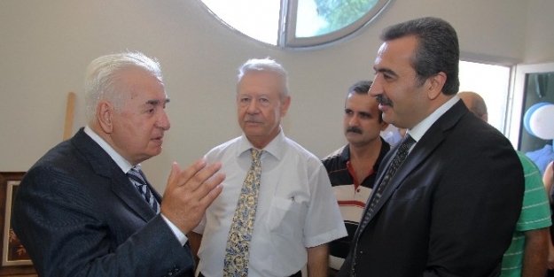 Başkan Çetin, Çağ Üniversitesi’nde Sergi Açtı