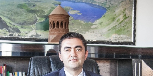 Ahlat Kaymakamı Görevine Başladı