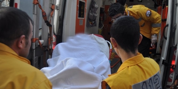 Düğünde 25 Kişi Yemekten Zehirlendi