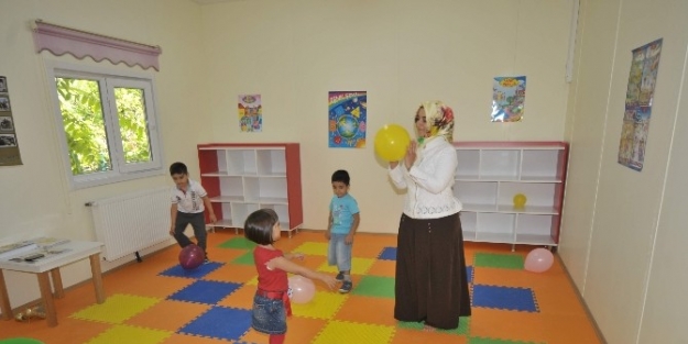 İ.ü’de Çocuk Kreşi Ve Gündüz Bakım Evi Hizmete Açıldı