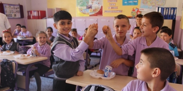 Halk Sağlığından Minik Öğrencilere Sağlıklı Yaşam Kahvaltısı