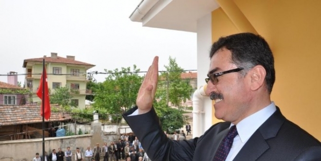 Vali Turhan’dan Veda Mesajı