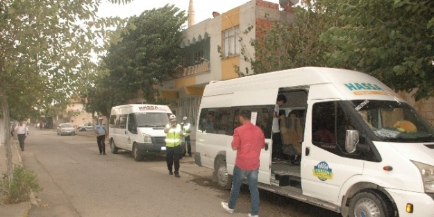 Trafik Polislerinden Okul Servislerine Denetim