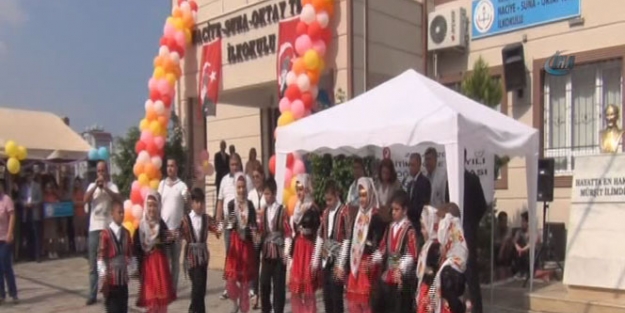 Okul yaptırmak için evini sattı