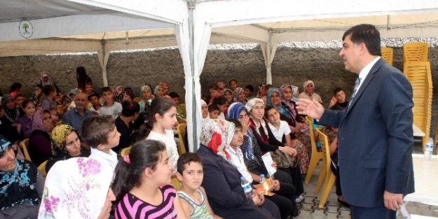 Şehitkamil Belediyesi Yoksul Ailelerin Çocuklarini Unutmadı