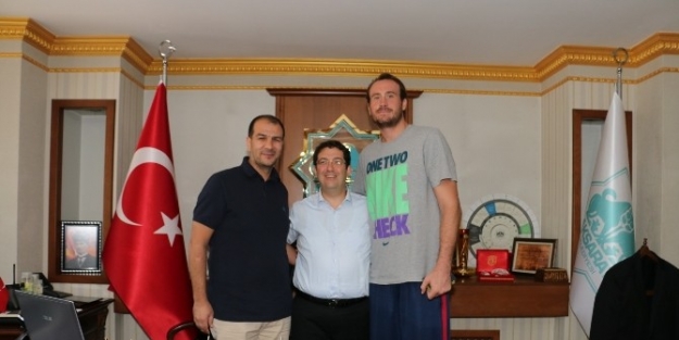 Ferit Deniz 68 Aksaray Belediyespor’da