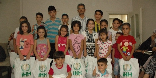 İhh’dan, 200 Yetim Çocuğa Kırtasiye Yardımı