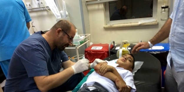 (özel Haber) Tır’ın Altına Girdi, 9 Yaşındaki Yaralı Çocuğu Bırakıp Kaçtı