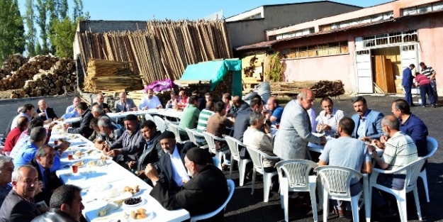 Keresteciler Esnafı Ali Korkut’u Kahvaltıya Çağirdi