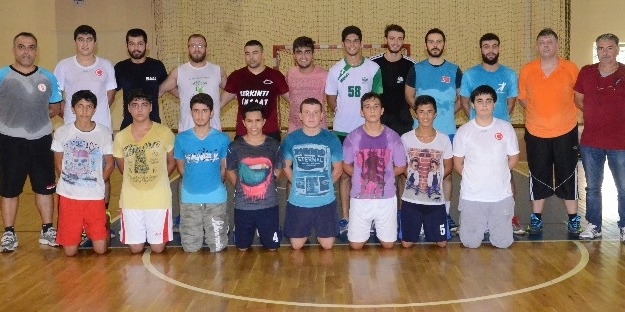 Adana Gençlikspor Hentbol’da 2. Lig’e Çikmayi Hedefliyor