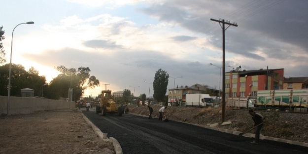 Pasinler’de Mehmet Sekmen Caddesi Asfaltlandı