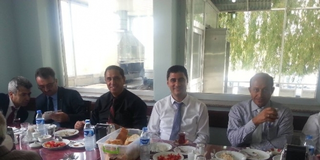 Kaymakam Ersin Boylu’ya Veda Yemeği Verdiler