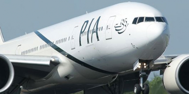 Eski bakan ve senato görevlisi uçaktan atıldı