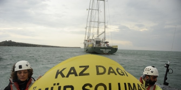 Greenpeace Gemisi Karabiga’da