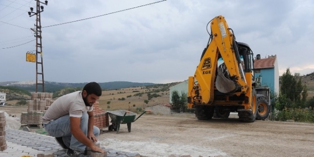 Kovalca Caddesi’nde Kaldırım Çalişmalari