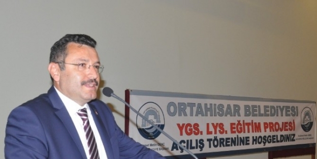 Ortahisar Belediyesi’nden Gençlere Ücretsiz Üniversiteye Hazırlık Kursu