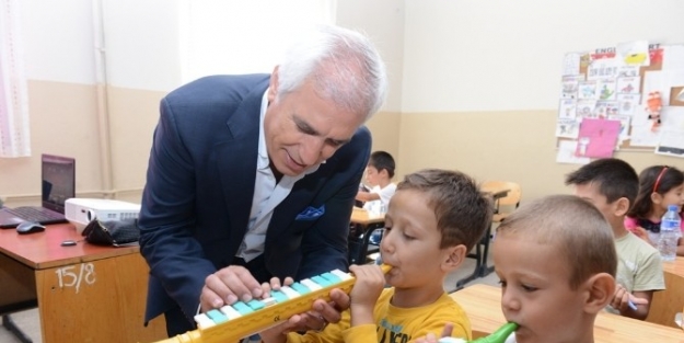 Nilüfer’de 8 Bin Minik Öğrenciye “melodika”