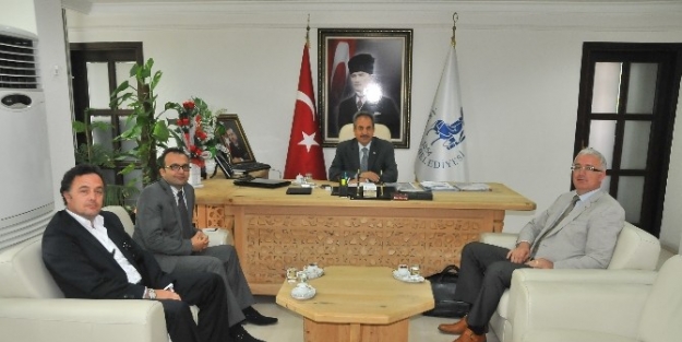 Dekan Çukurçayir’dan Başkan Akkaya’ya Ziyaret