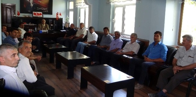 Muhtarlarla Tut İlçesinin Sorunları Konuşuldu